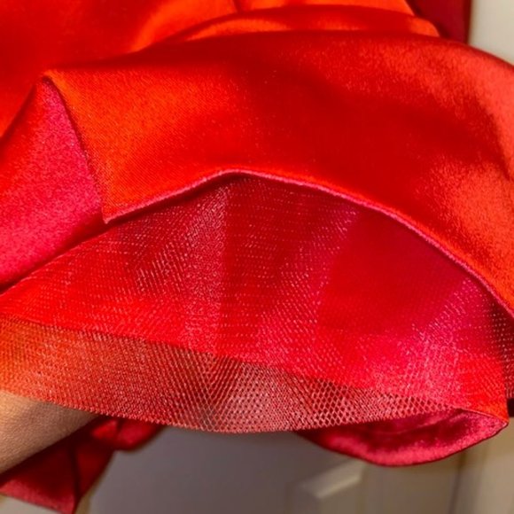 BEBE Little Red Corvette - Picture 6 of 9